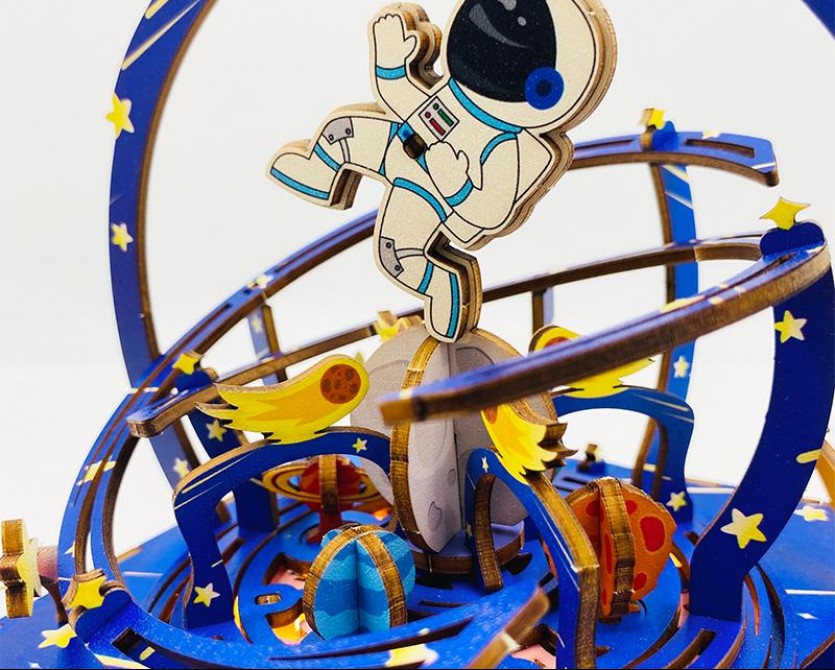 八音盒-漫步太空